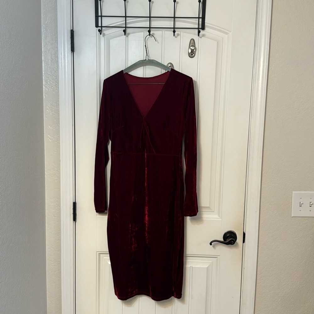 Maroon velvet long sleeve mini dress. Size L